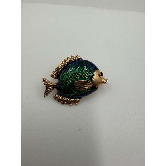 Jewelry - Vintage Gold Tone Green Blue Enamel Tropical Fish Brooch Pin Aquatic Jewelry‎